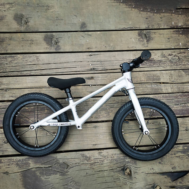 Children ride balance bikes, racing bikes, scooters K12 K14