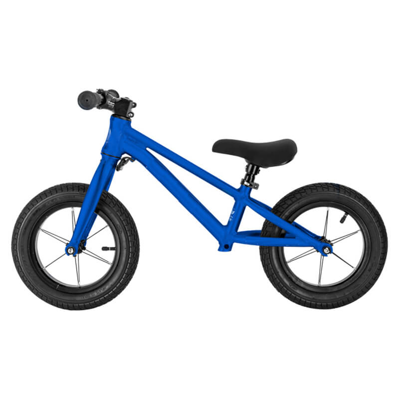 Children ride balance bikes, racing bikes, scooters K12 K14